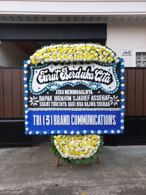 Papan Bunga Duka di Essang